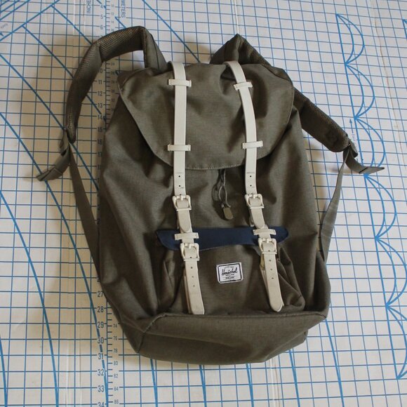 Herschel Little America Laptop Gorpcore Backpack, Ivy Green, EUC - Picture 5 of 11